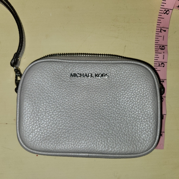 Michael Kors - double zip - pebble gray - wristlet - Picture 6 of 7